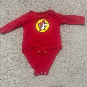 Buc-ee’s Long Sleeved Red 12 Month Size Snap One Piece Infant Baby Beaver